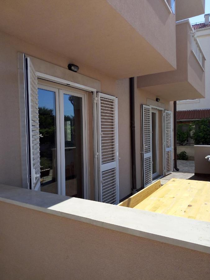 Apartments Zvonimir,Place By The Sea Mirce Exteriér fotografie